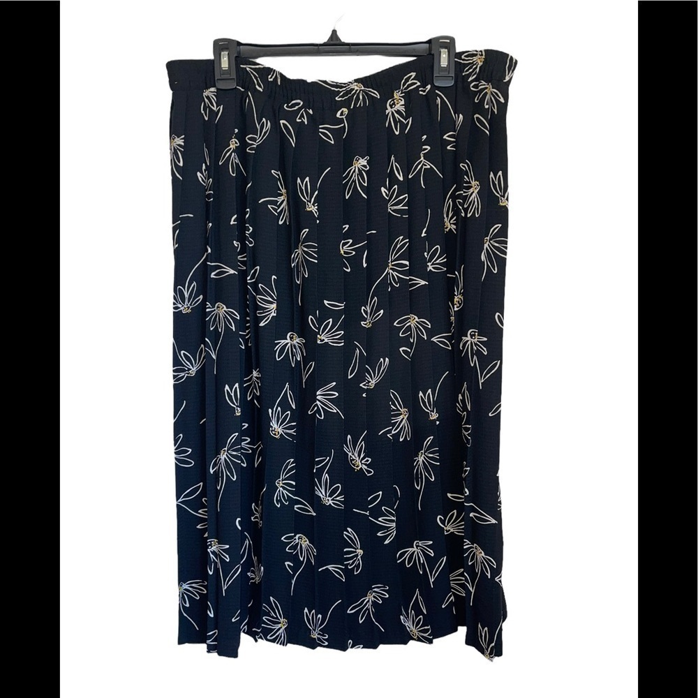 Alfred Dunner Daisy Skirt. Size 10